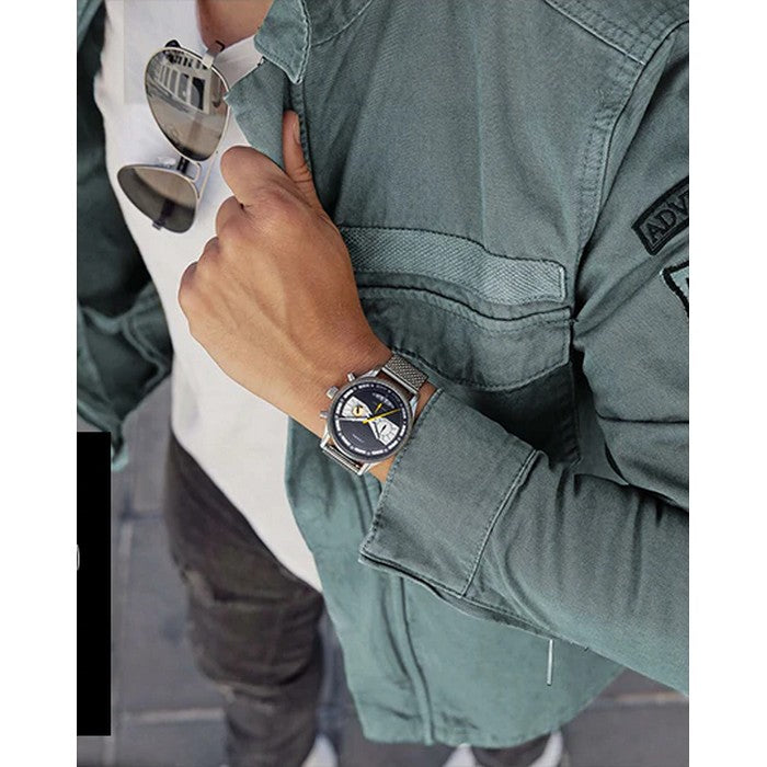 Analog Boy's Watch With Steel Mesh Strap And Gray Dial